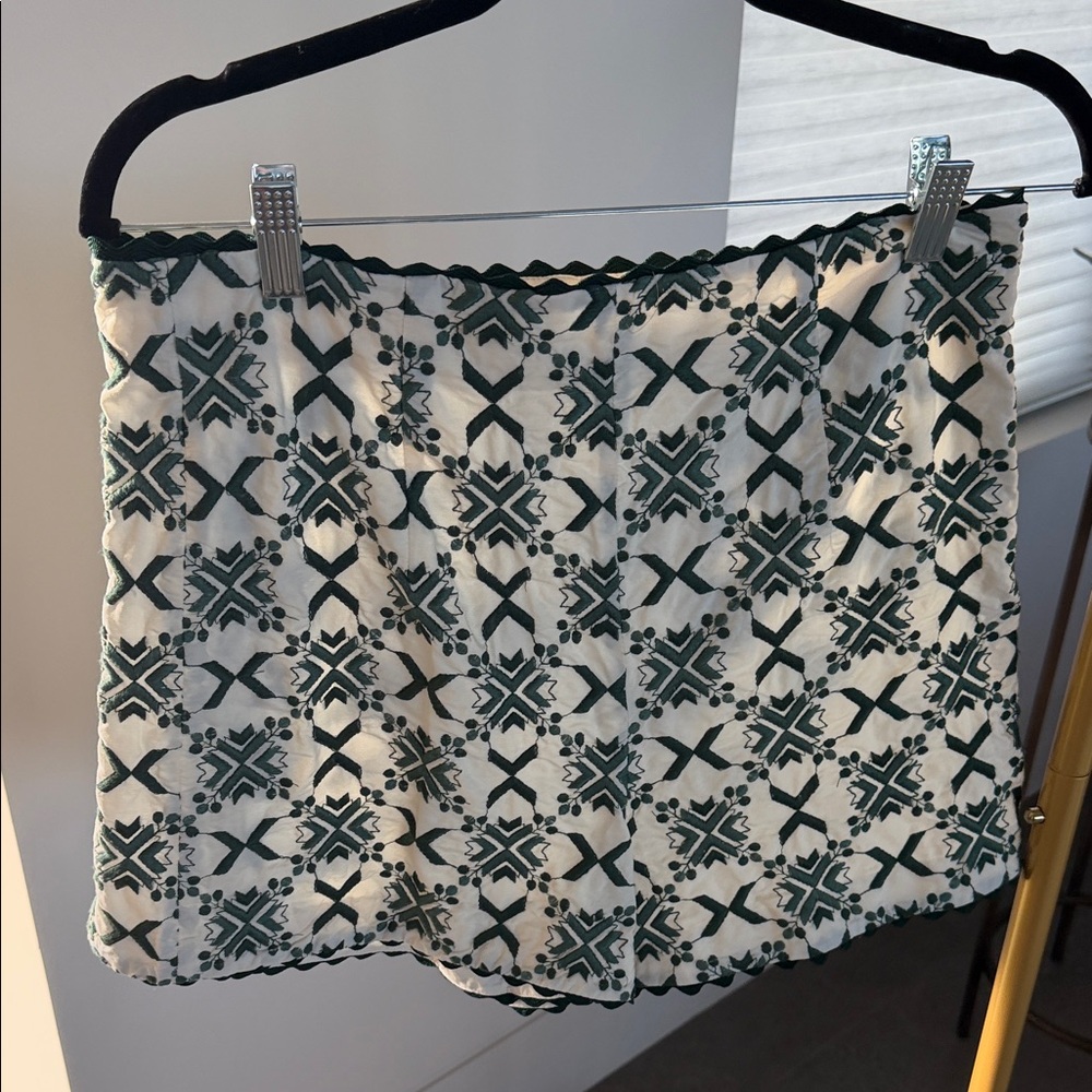 Zara Geo Print Green and Ecru High Waisted Shorts - Large